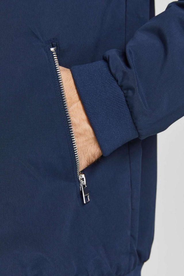 FallWinter2021_3818521_12204277_5-jackjones