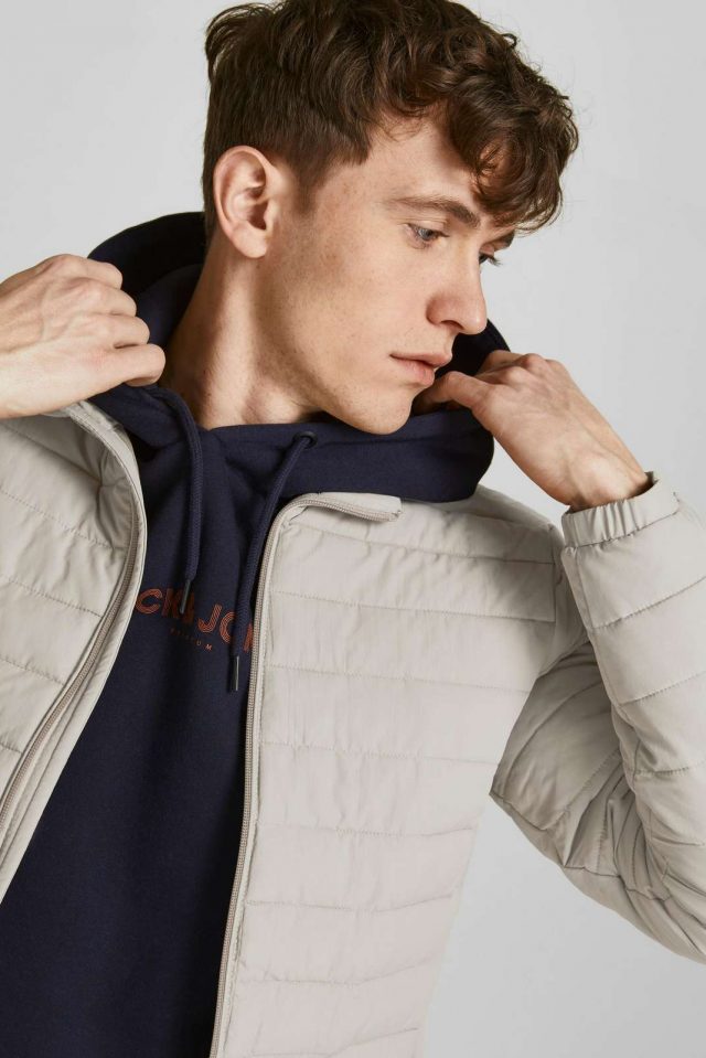 FallWinter2022_3900150_12211129_7-jackjones