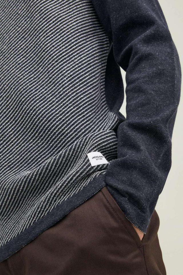 FallWinter2022_3902853_12211340_3-jackjones