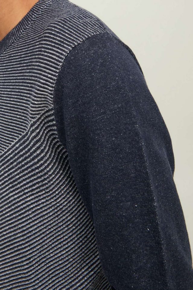 FallWinter2022_3902853_12211340_4-jackjones