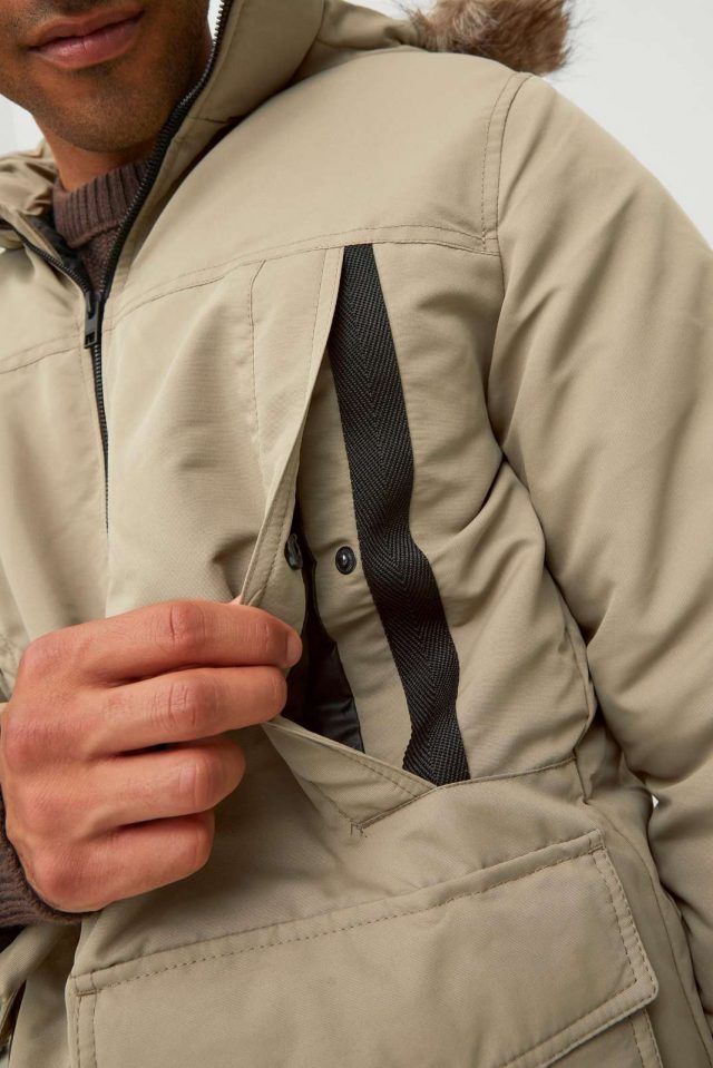 FallWinter2022_3905856_12211773_8-jackjones