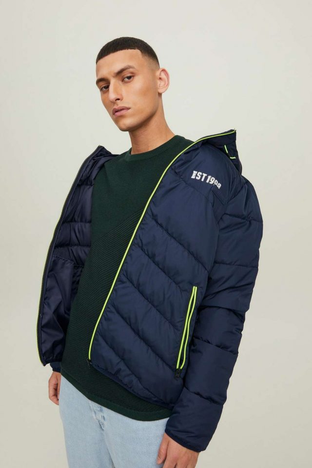 FallWinter2022_3906540_12211843_6-jackjones