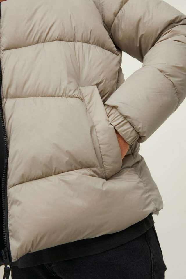 FallWinter2022_3908657_12212218_3-jackjones