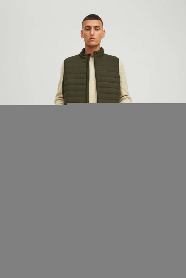 FallWinter2022_3910312_12211132_4-jackjones