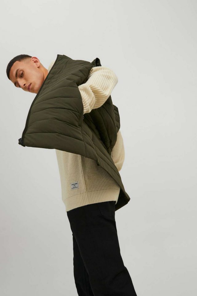 FallWinter2022_3910312_12211132_5-jackjones