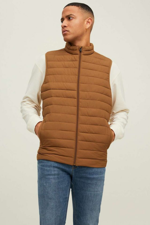 FallWinter2022_3924102_12211132_4-jackjones