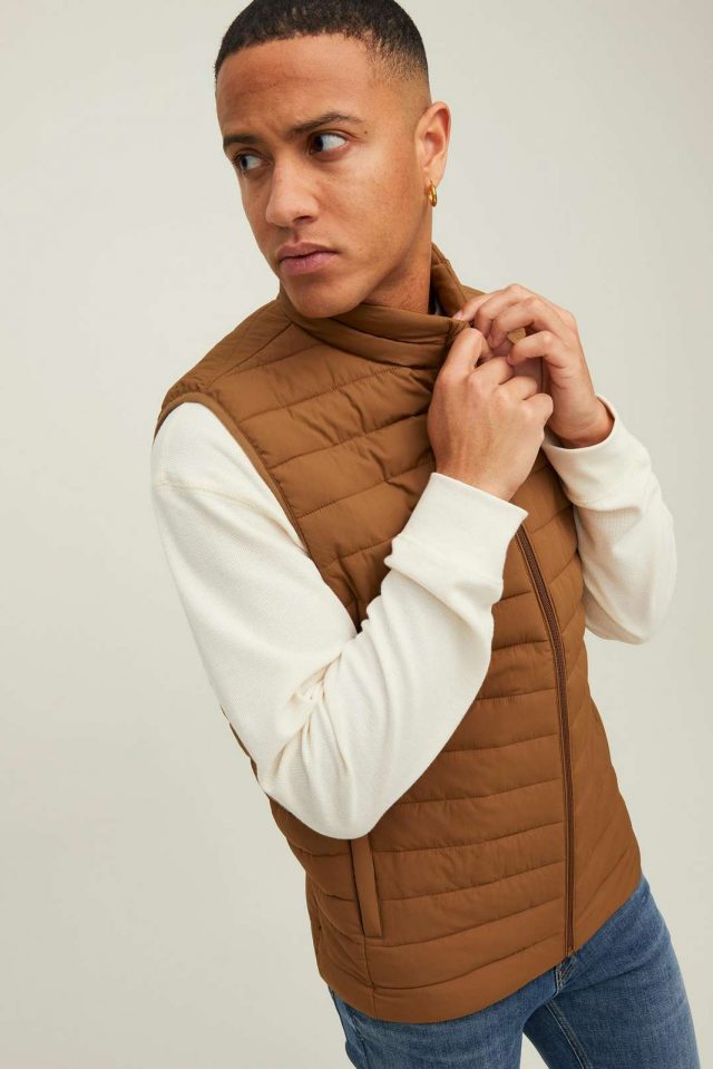 FallWinter2022_3924102_12211132_7-jackjones