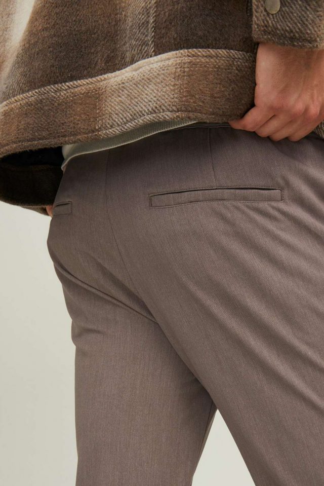 FallWinter2022_3979695_12216662_4-jackjones