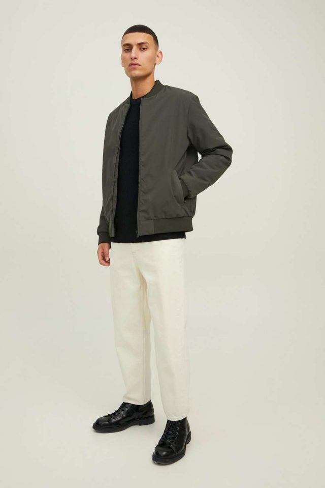 FallWinter2022_3980973_12216985_3-jackjones