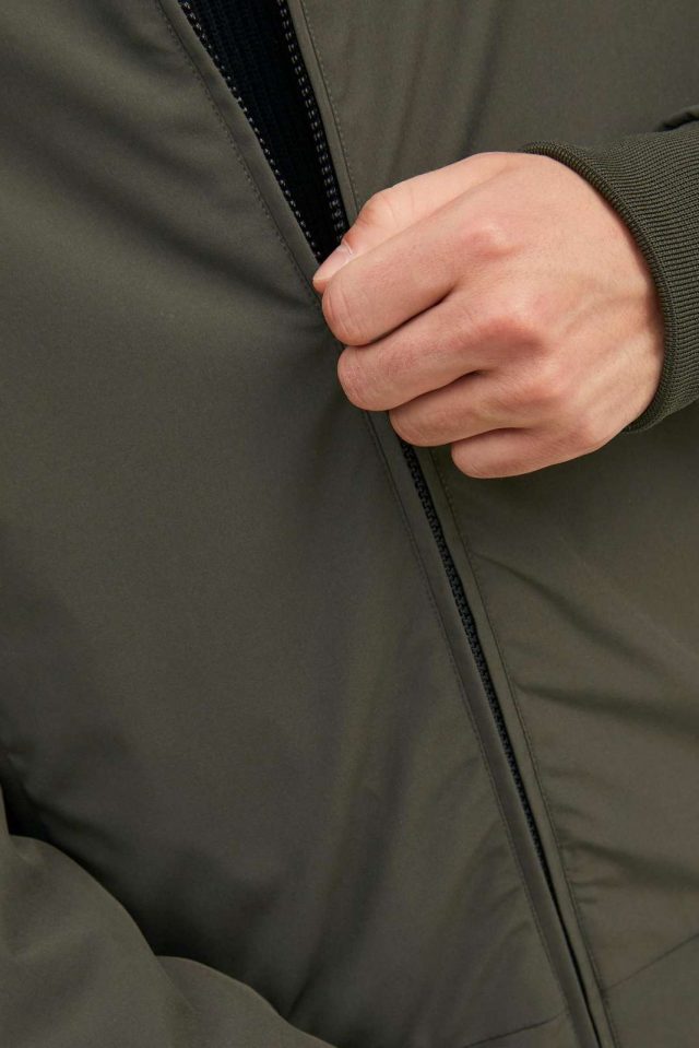 FallWinter2022_3980973_12216985_5-jackjones