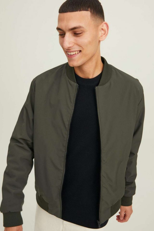 FallWinter2022_3980973_12216985_6-jackjones