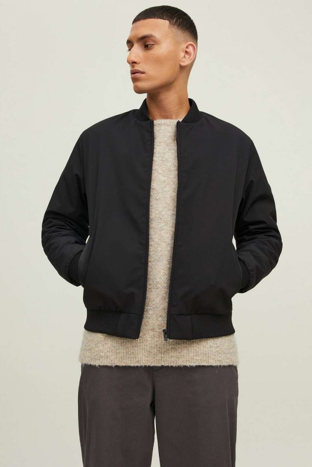 FallWinter2022_3999098_12216985_4-jackjones