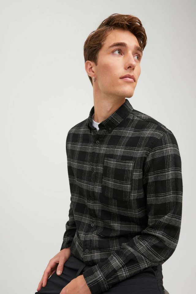 FallWinter2022_4021489_12219378_7-jackjones