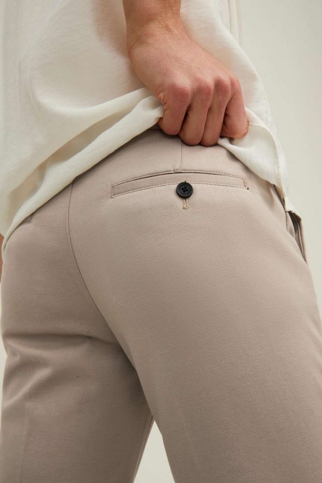 Noos2022_3906354_12211810_3-jackjones