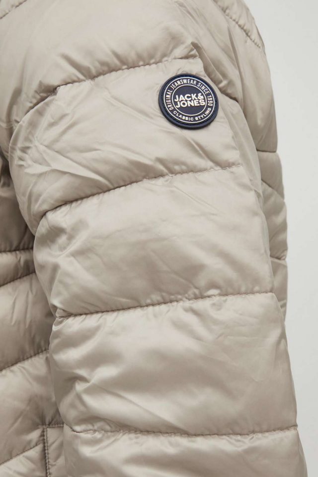 Noos2022_3918859_12211788_5-jackjones