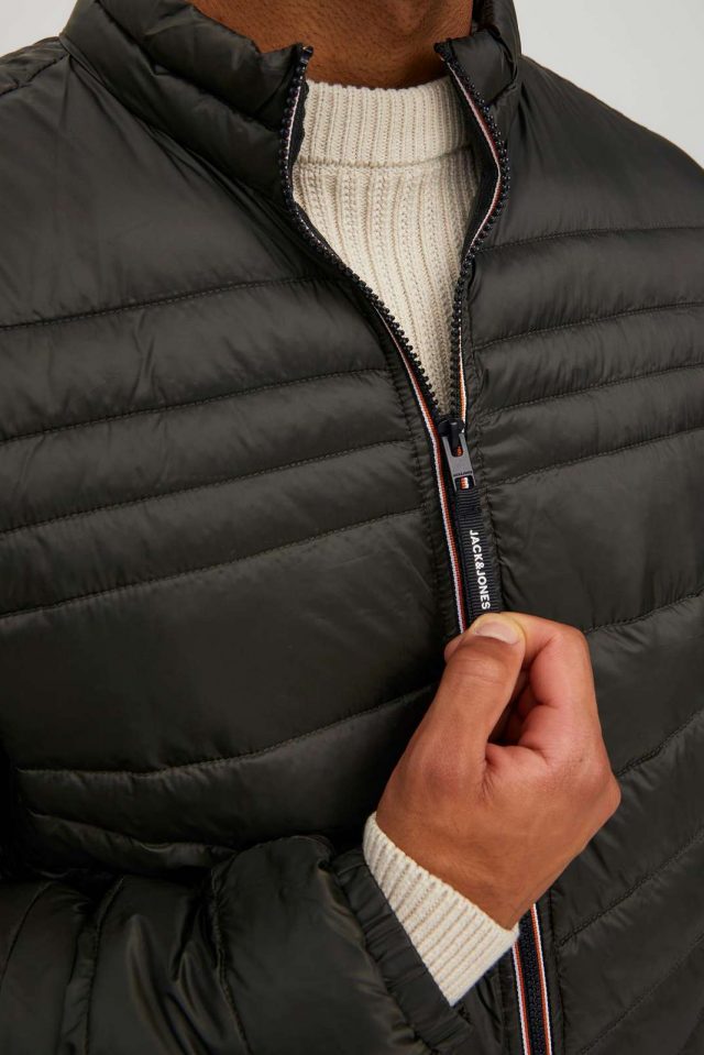 Noos2022_3918864_12211788_5-jackjones