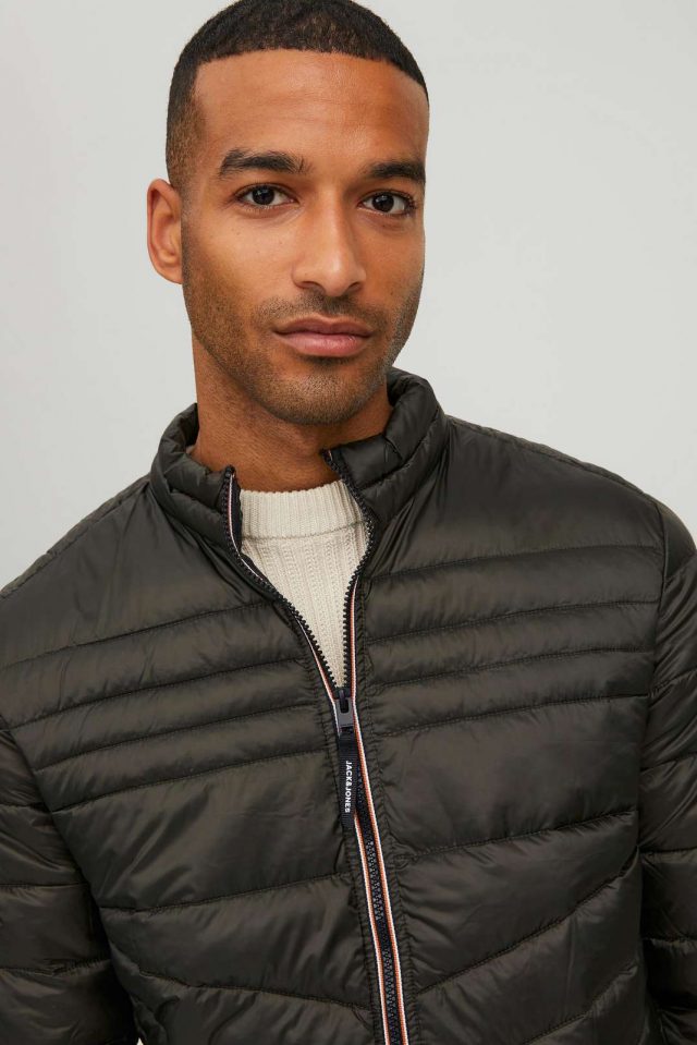 Noos2022_3918864_12211788_8-jackjones