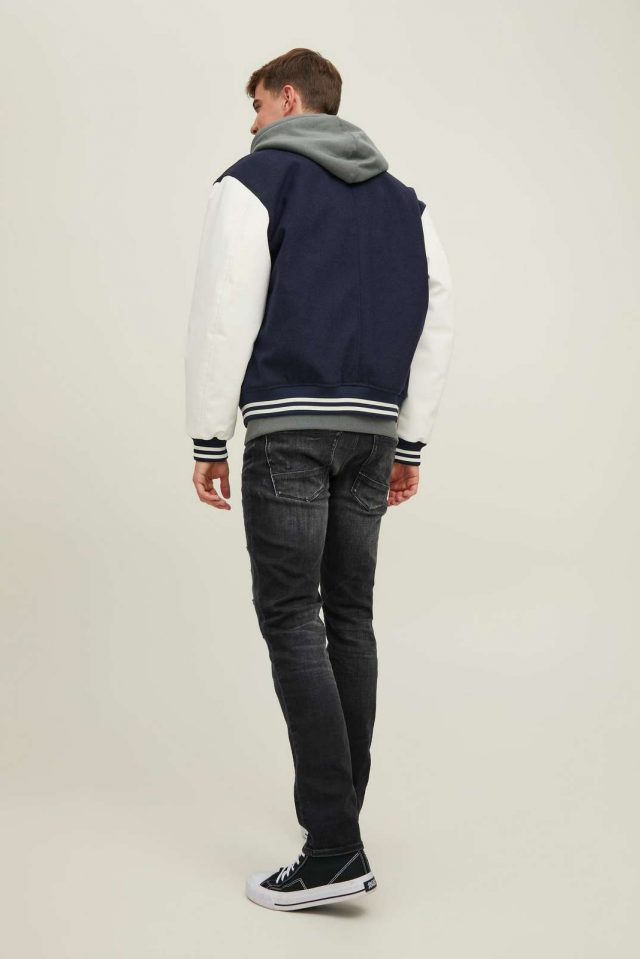 Noos2022_4024419_12219593_5-jackjones