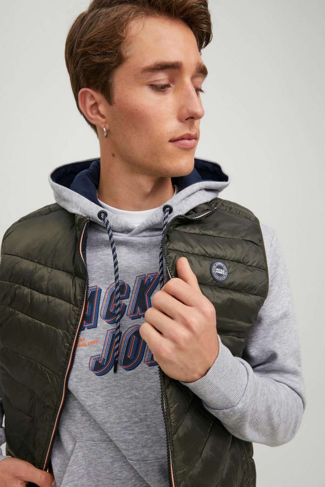 SpringSummer2022_3918762_12211790_7-jackjones