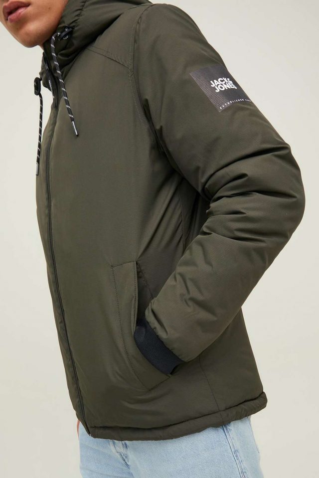 SpringSummer2022_3983845_12217183_2-jackjones