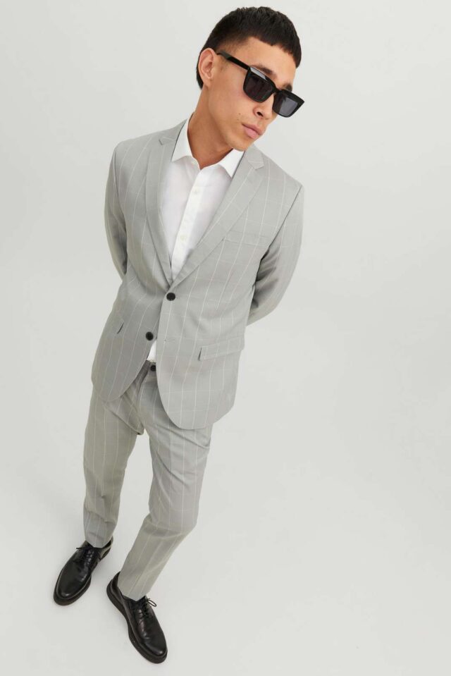 FallWinter2021_4135747_12183530_5-jackjones