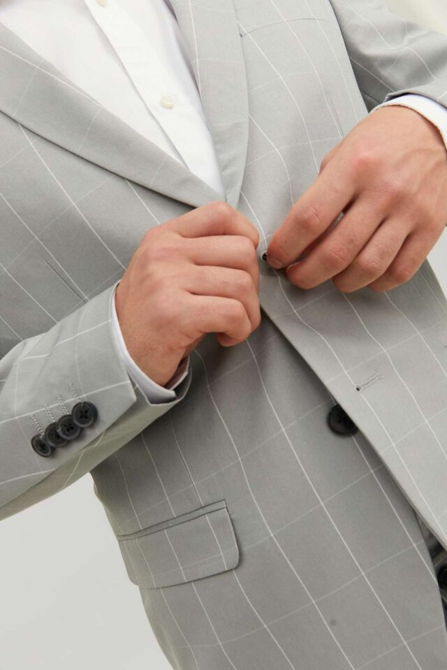 FallWinter2021_4135747_12183530_7-jackjones