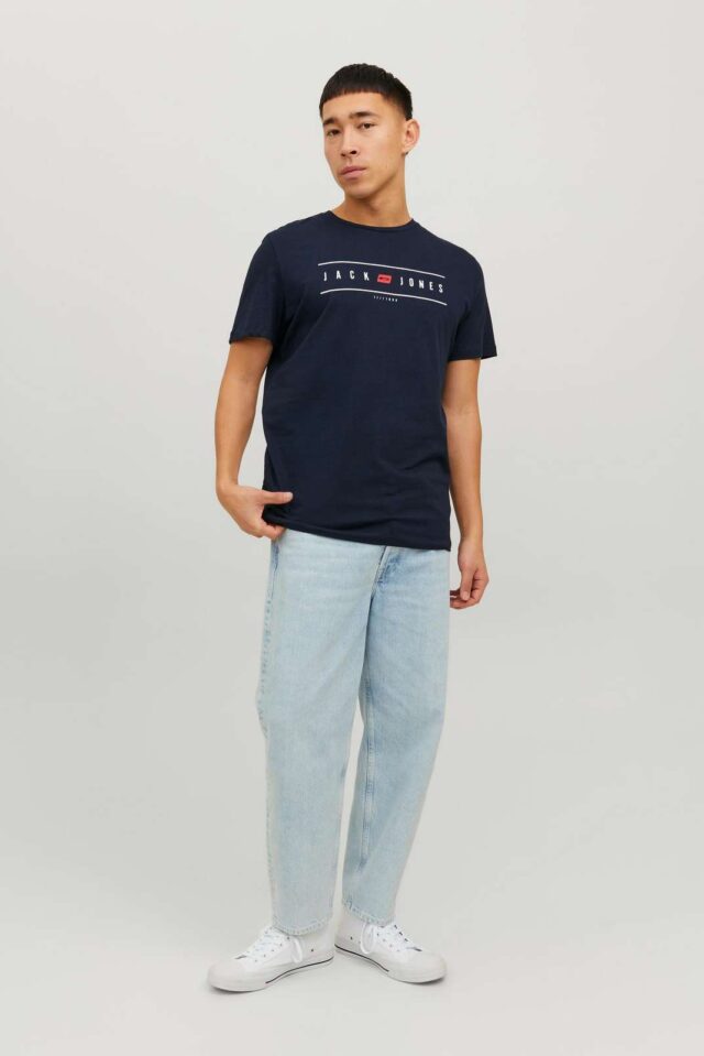 FallWinter2022_4039281_12221011_4-jackjones