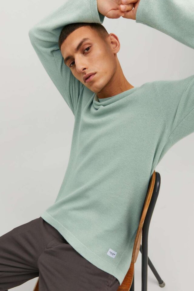 FallWinter2022_4079570_12201706_7-jackjones