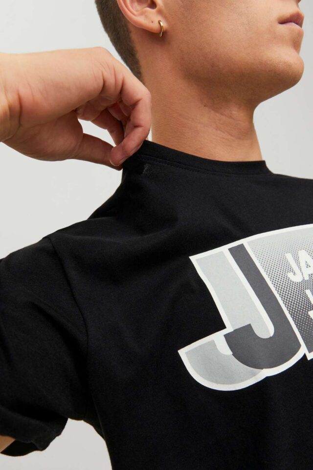 FallWinter2022_4135169_12228078_4-jackjones