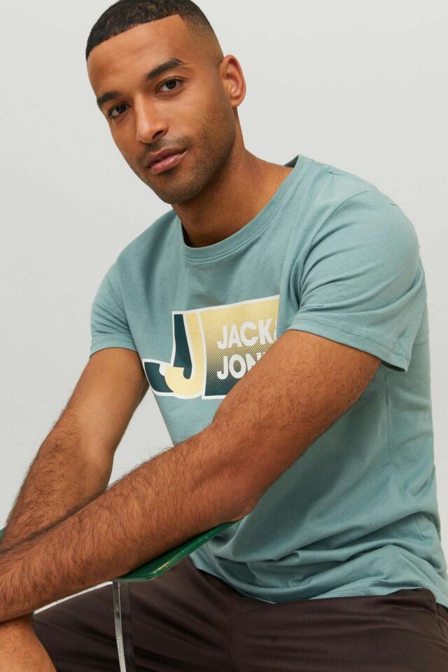 FallWinter2022_4135173_12228078_6-jackjones