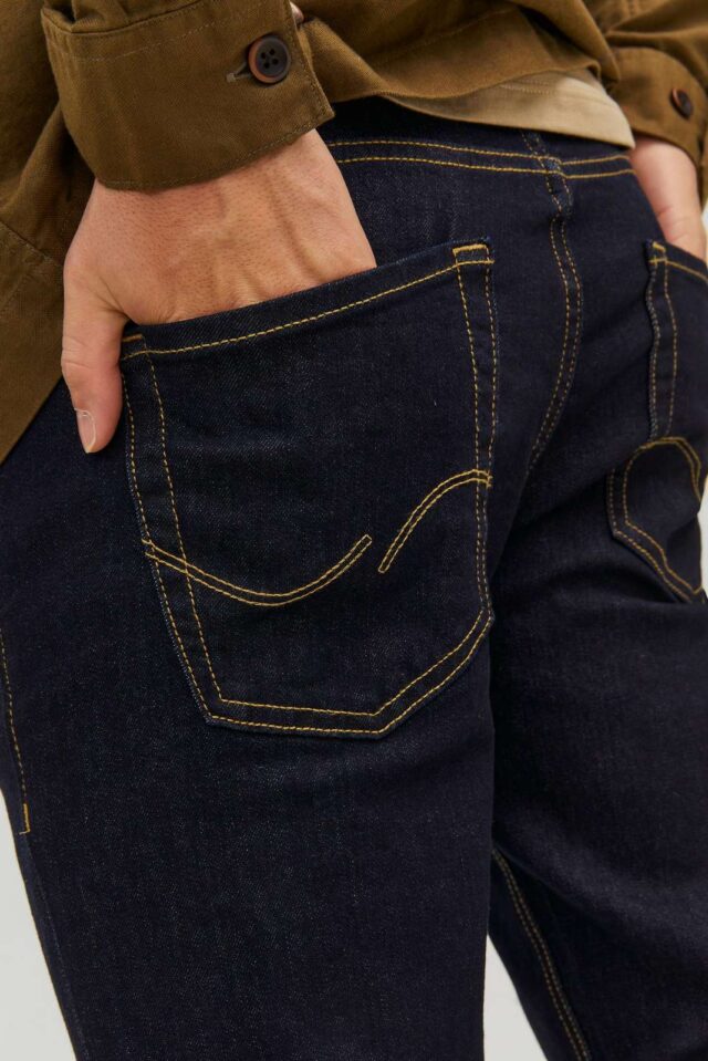 FallWinter2023_4083130_12224043_4-jackjones