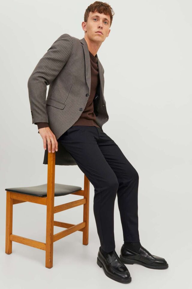 FallWinter2023_4241483_12237523_4-jackjones