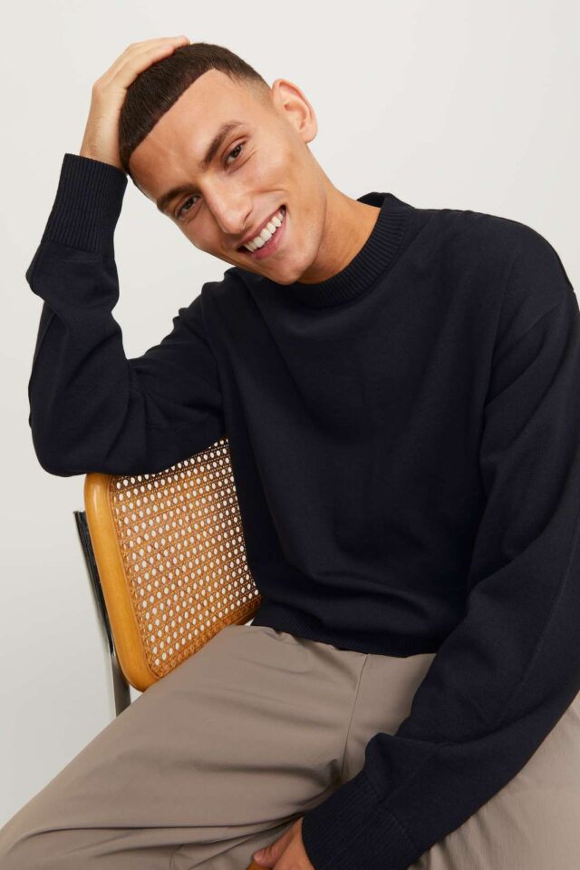 JCOCOLLECTIVE KNIT CREW NECK