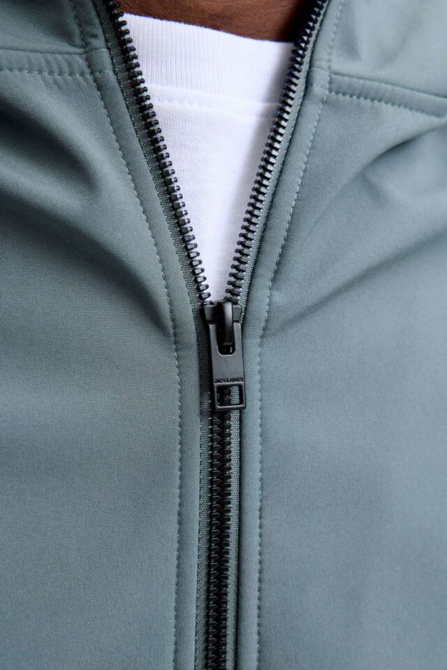 FallWinter2023_4868294_12236300_6-jackjones