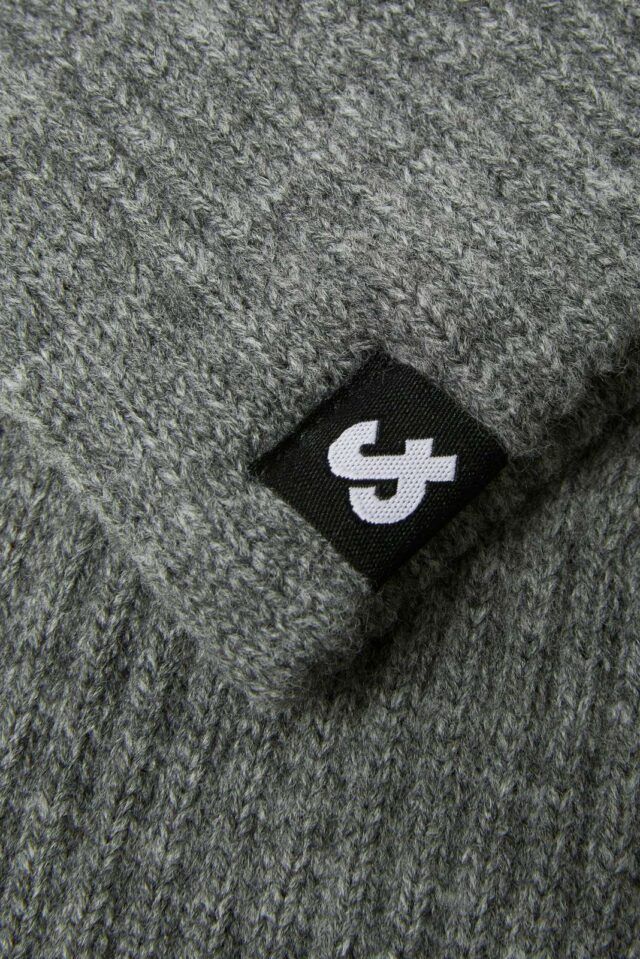 FallWinter2024_3179891_12159459_3-jackjones