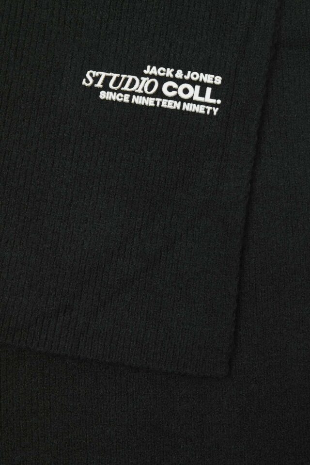 FallWinter2025_4782758_12279648_2-jackjones