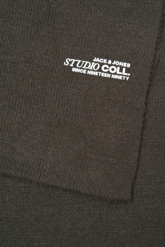 FallWinter2025_4782763_12279648_2-jackjones