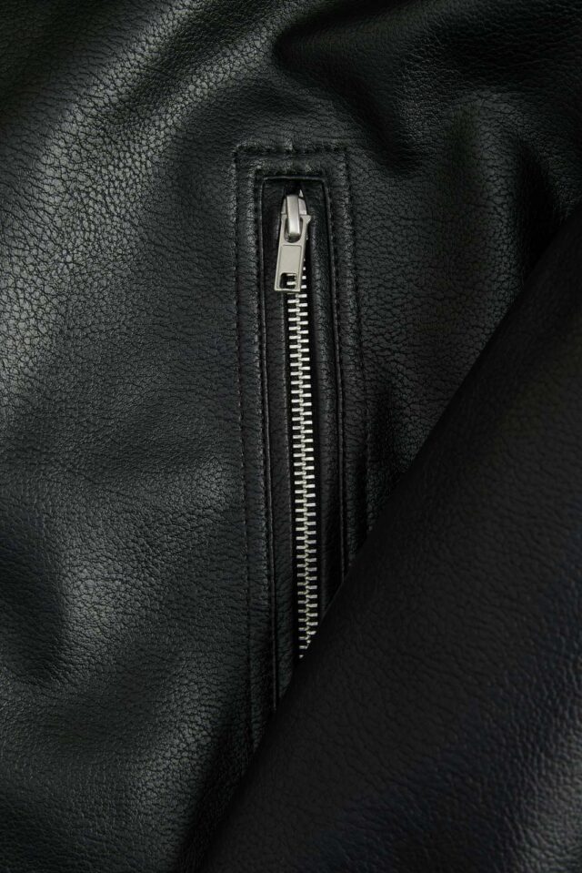 FallWinter2025_4853595_12278839_4-jackjones