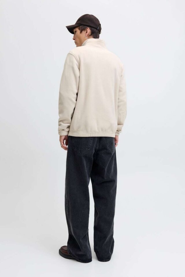 FallWinter2025_4856471_12279680_3-jackjones