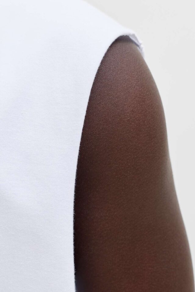 JORNORREBRO EMB TEE SL CREW NECK LN