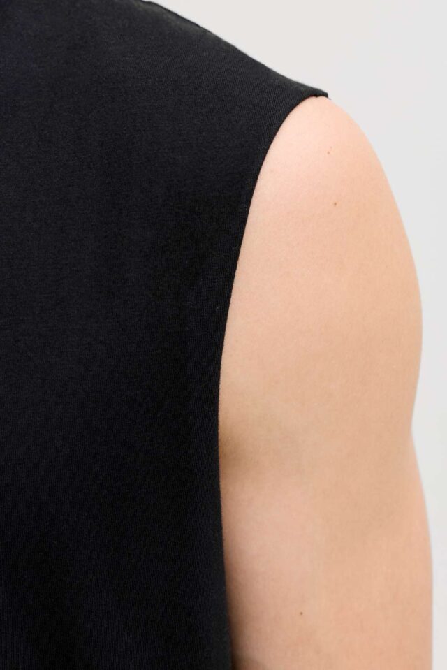 JORNORREBRO EMB TEE SL CREW NECK LN