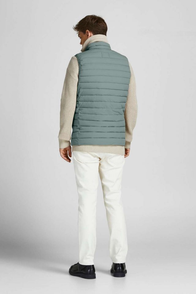 FallWinter2022_3910311_12211132_3-jackjones