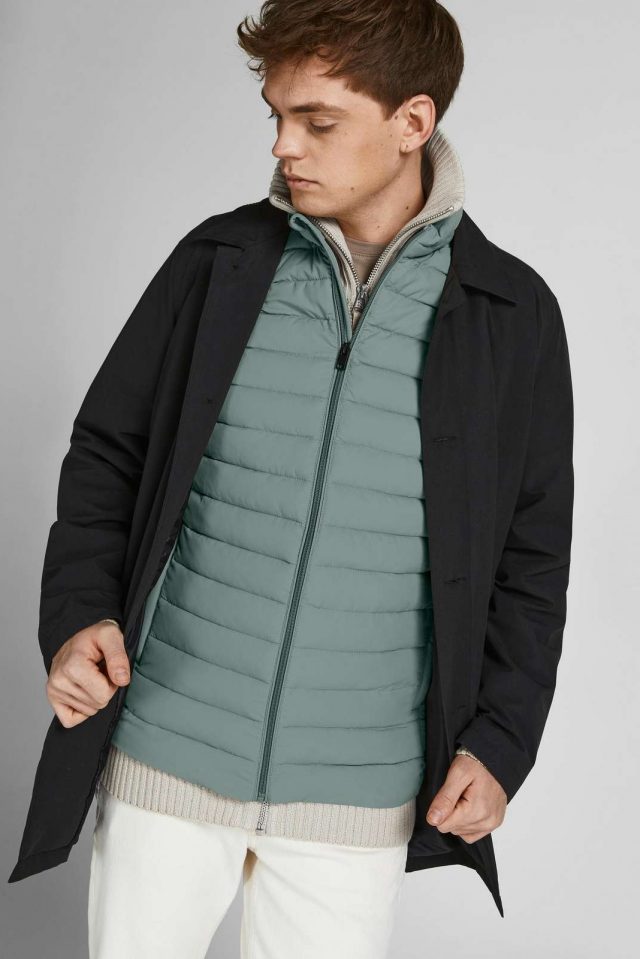 FallWinter2022_3910311_12211132_7-jackjones