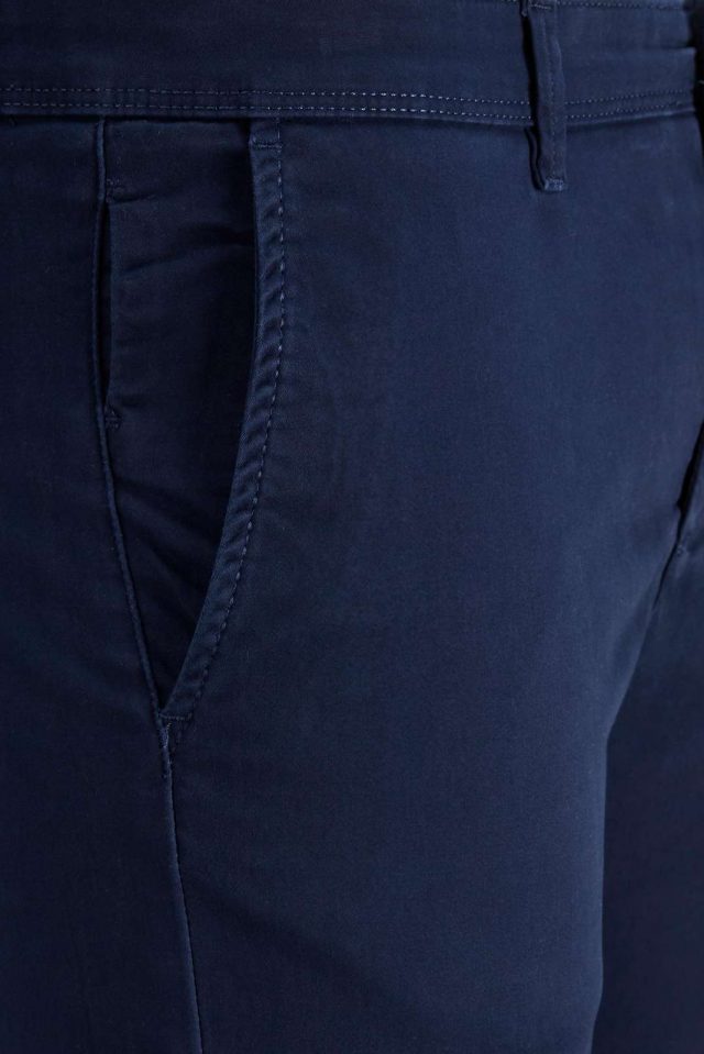 NOOS2019_2993779_12150148_3-jackjones